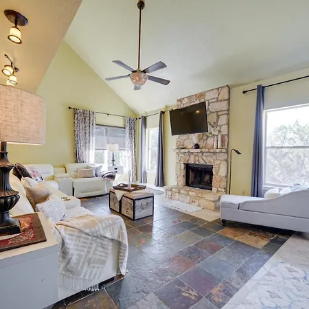 Pet-Friendly New Braunfels Home With Game Room!